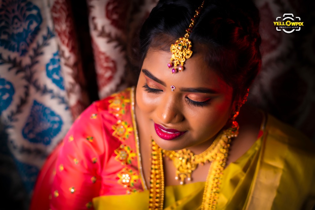 Bridal Eyelash & Jewelry Close-up
